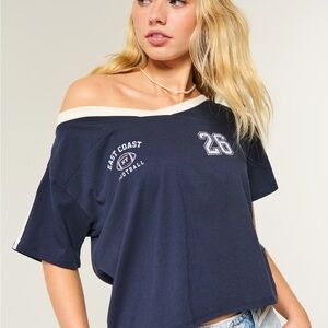 Hollister
Oversized Off-the-Shoulder Varsity Graphic Tee